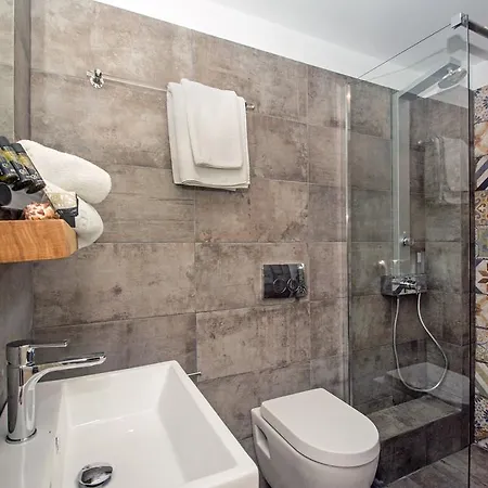 Lägenhetshotell Sirene 4*